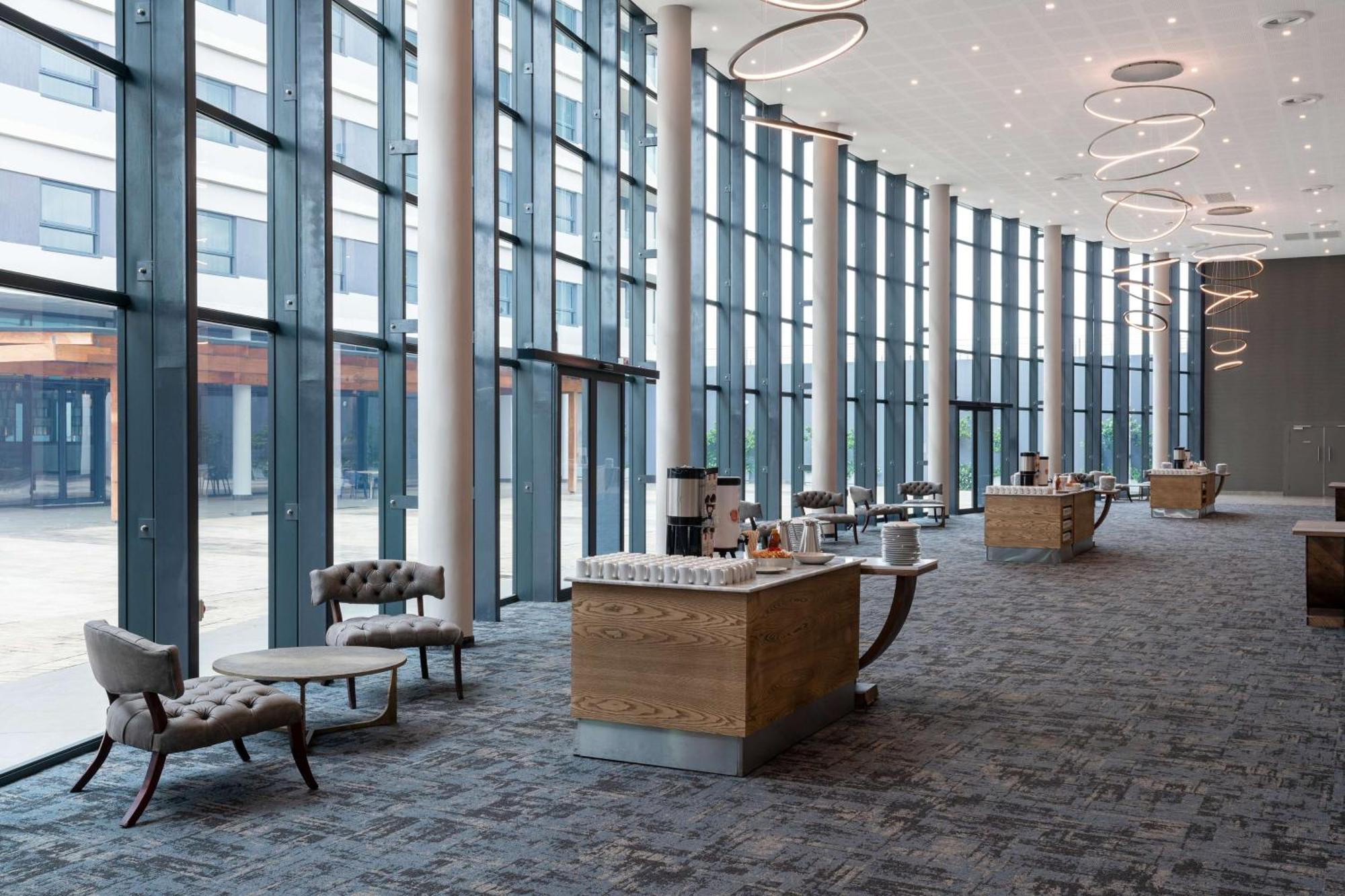 Radisson Hotel And Convention Centre Or Tambo Airport Johannesburg Eksteriør billede